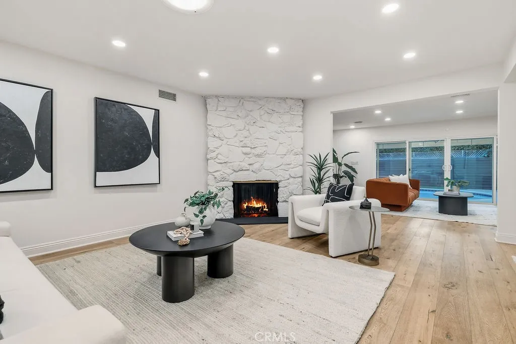 5725 Rhodes Avenue, Valley Village, California 91607 home-pic-11