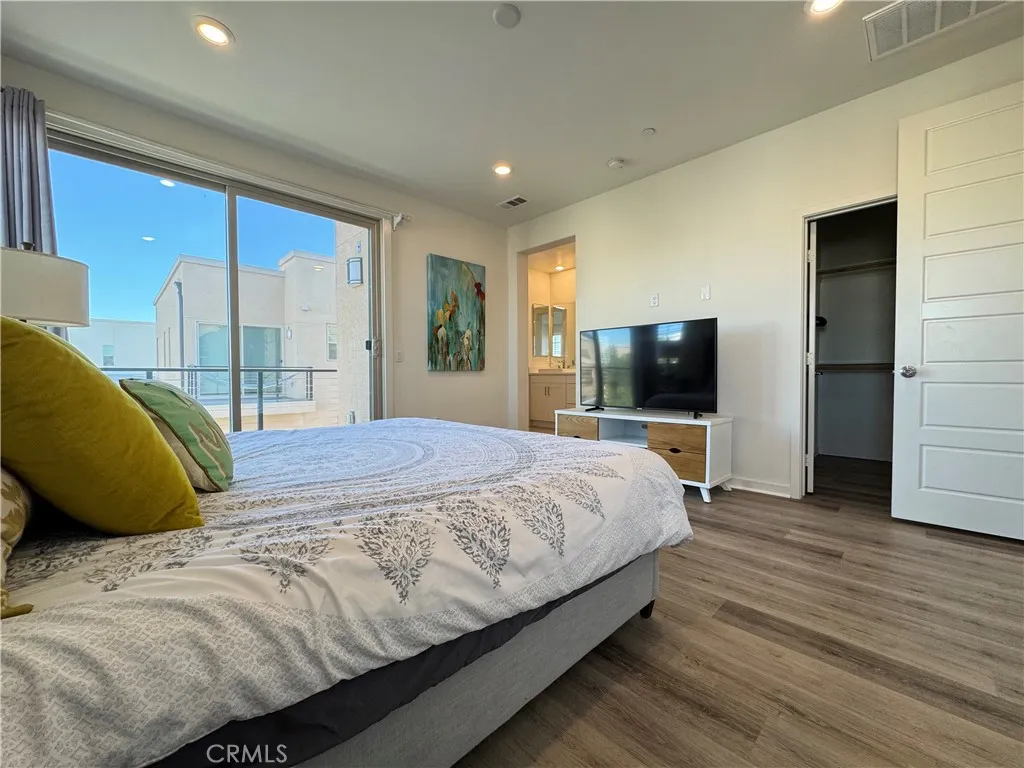 129 Cadence, Irvine, California 92618 home-pic-17