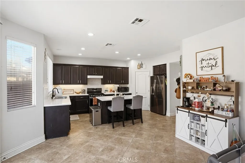 3902 Bluff, Perris, California 92571 home-pic-13