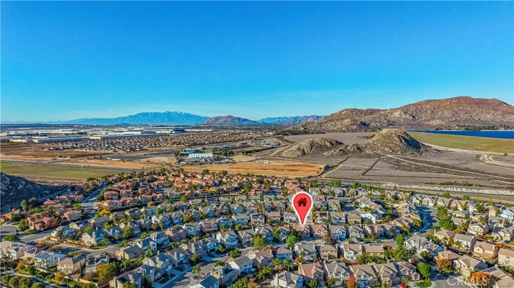 3902 Bluff, Perris, California 92571 home-pic-40