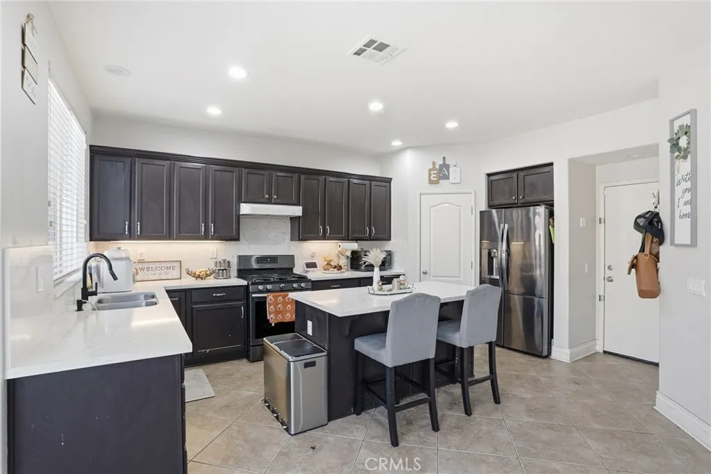 3902 Bluff, Perris, California 92571 home-pic-14