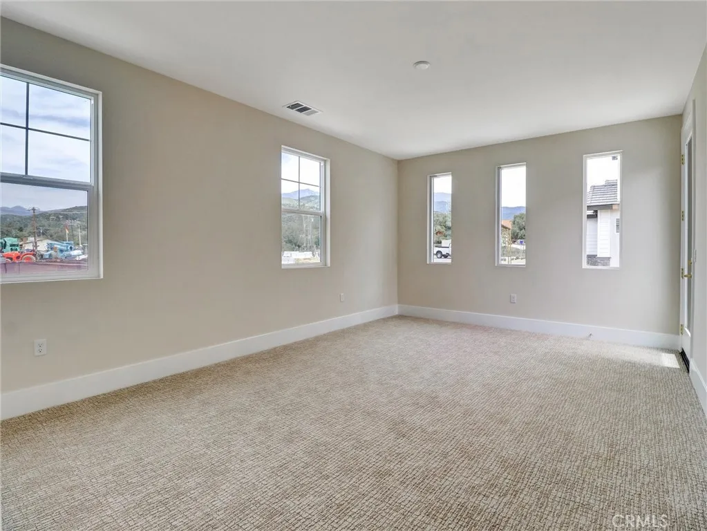 35890 Wildwood Crest Drive, Yucaipa, California 92399 home-pic-6