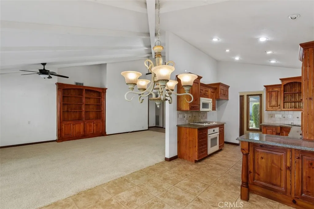 38285 Oaktree, Murrieta, California 92562 home-pic-12