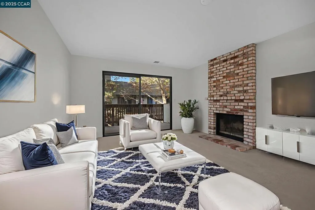 2055 Sierra Rd 82, Concord, California 94518 home-pic-0