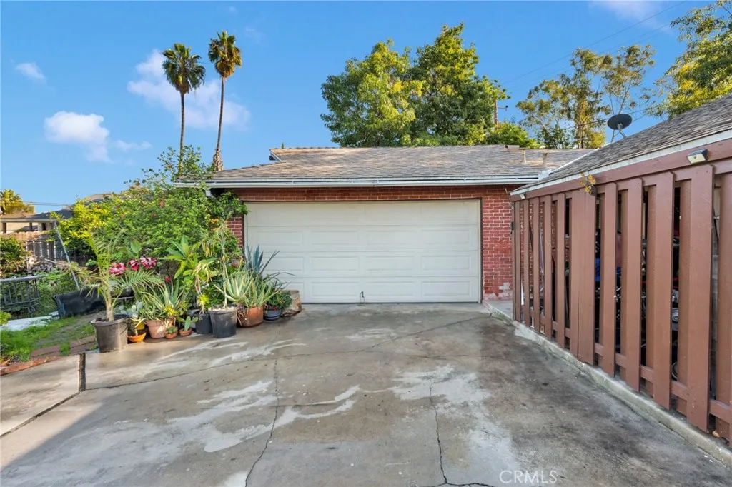 401 Dixford, La Puente, California 91744 home-pic-1