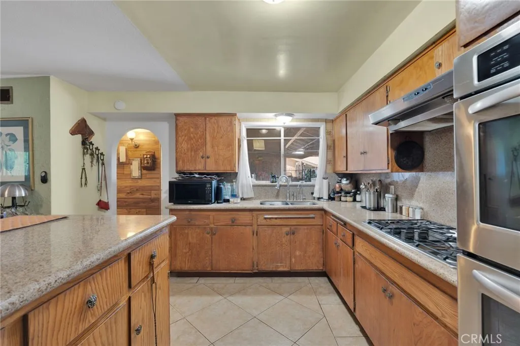 401 Dixford, La Puente, California 91744 home-pic-16
