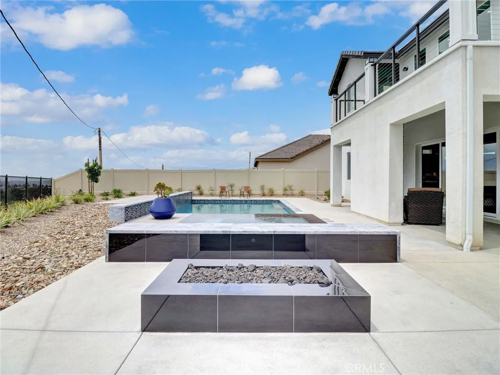35876 Wildwood Crest Drive, Yucaipa, California 92399 home-pic-15