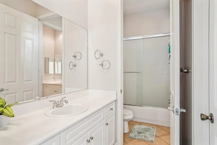 32-web-or-mls-Vista Del Aqua-S2711-034