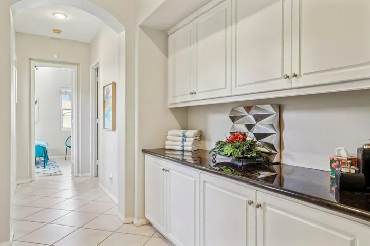 26-web-or-mls-Vista Del Aqua-S2711-028