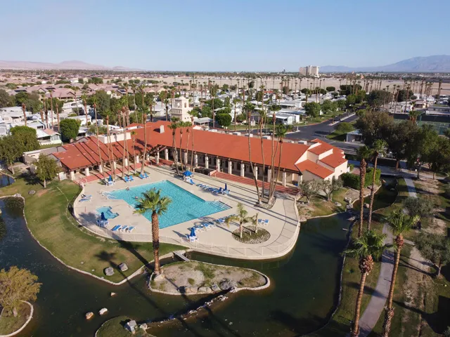 Clubhouse & Community Pool