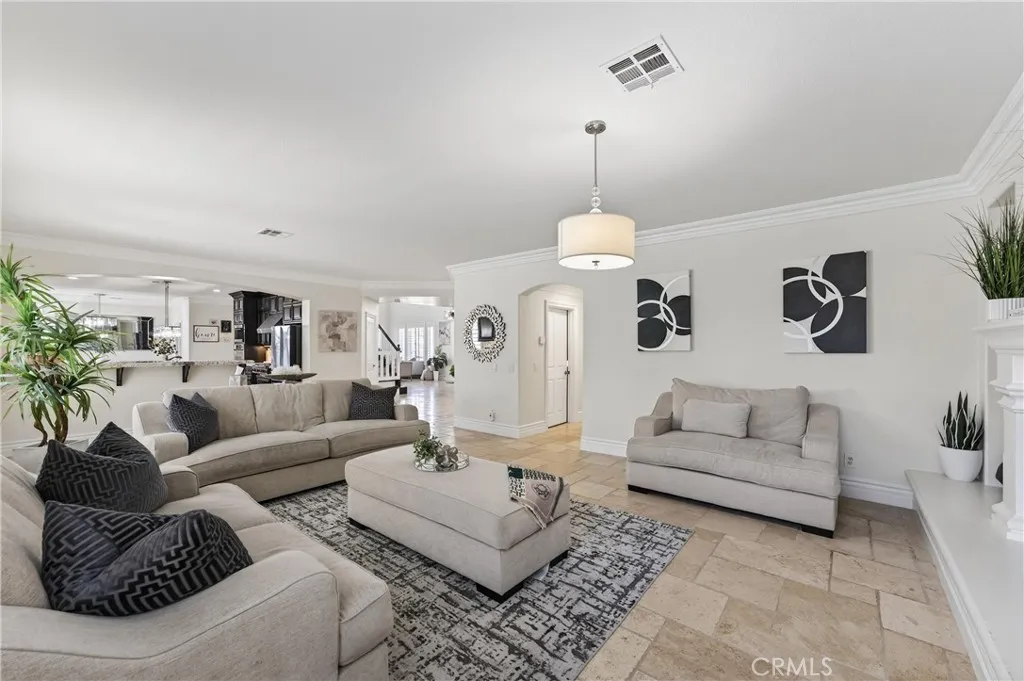 2634 Old Windmill Court, Riverside, California 92503 home-pic-11