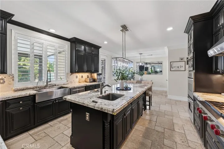 Beautiful view of backyard