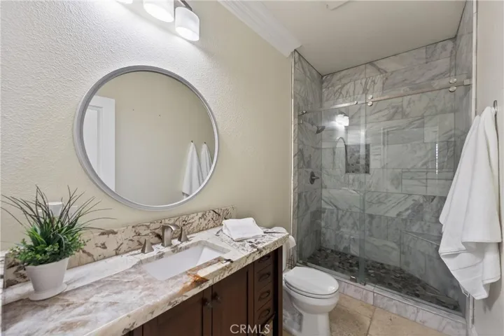 2 of 2 bathrooms, not including primary suite