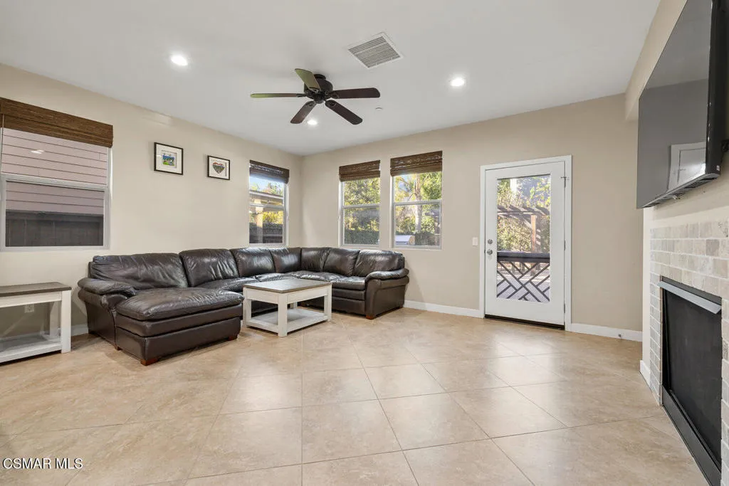 11401 Beechnut Street, Ventura, California 93004 home-pic-31