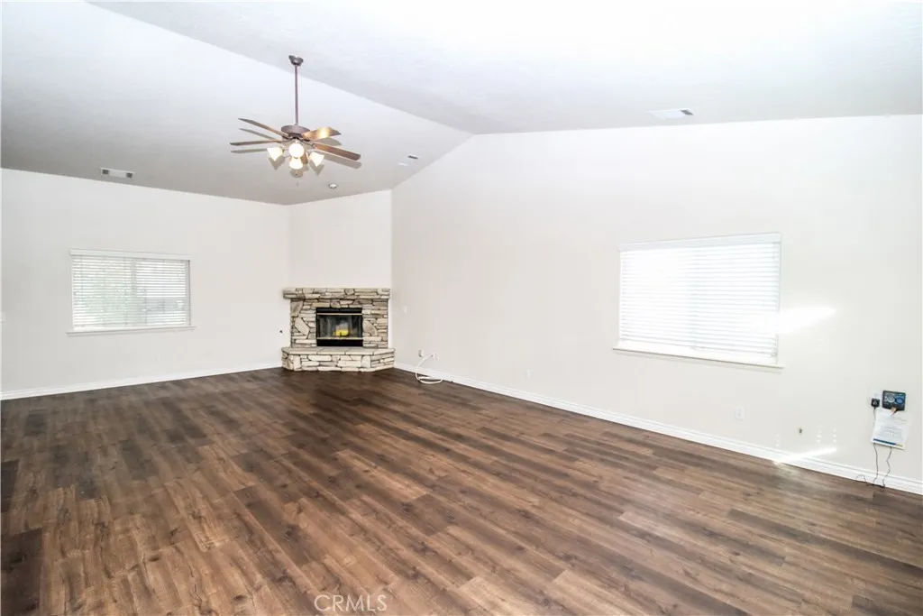 17772 Pebble Beach, Victorville, California 92395 home-pic-3