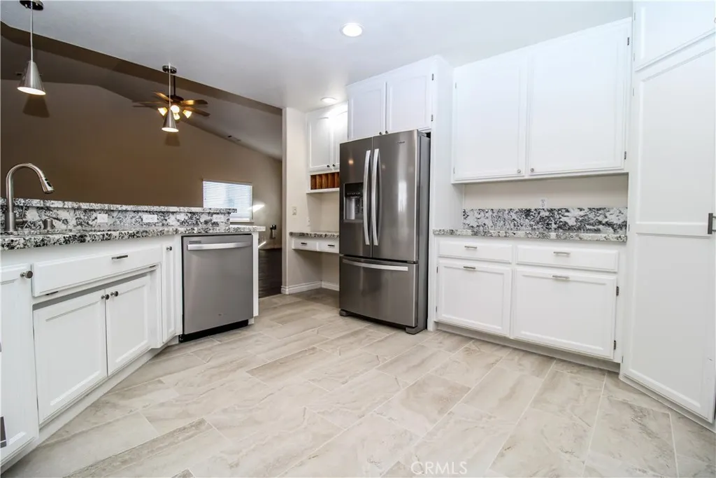 17772 Pebble Beach, Victorville, California 92395 home-pic-7
