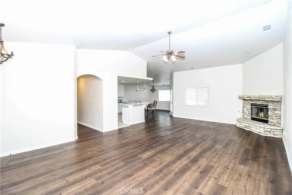 17772 Pebble Beach, Victorville, California 92395 home-pic-4
