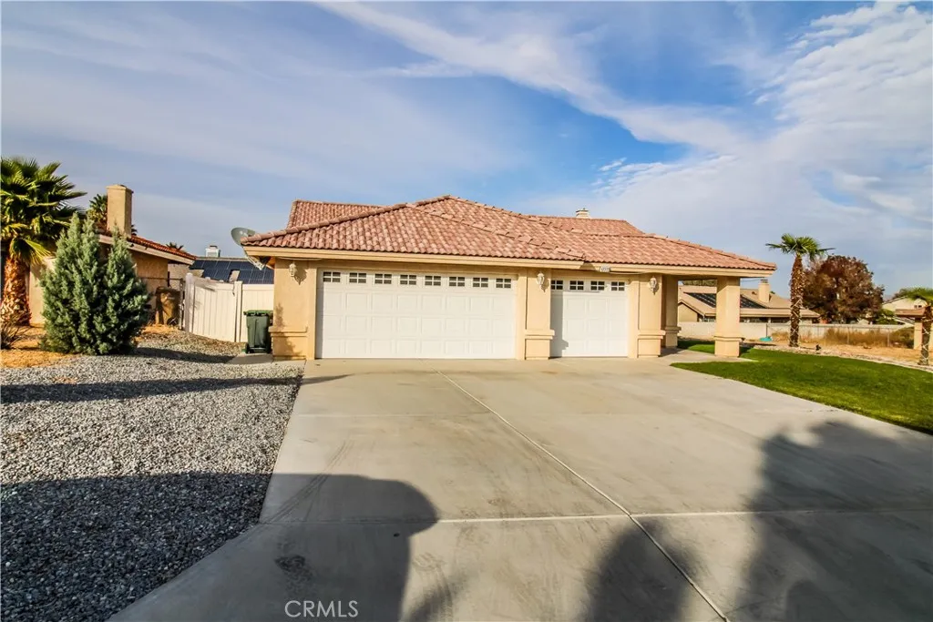 17772 Pebble Beach, Victorville, California 92395 home-pic-2