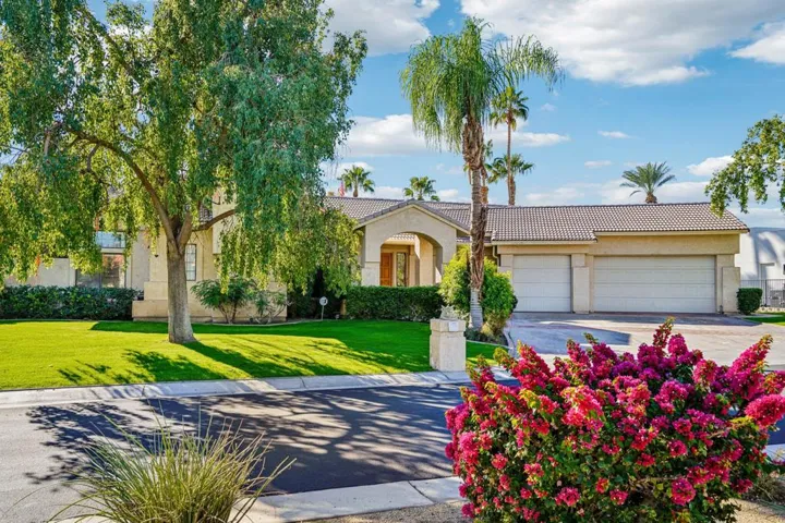 4-web-or-mls-Four Paths Ln-S2711-004