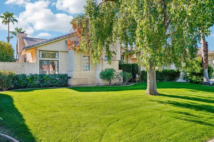 3-web-or-mls-Four Paths Ln-S2711-003