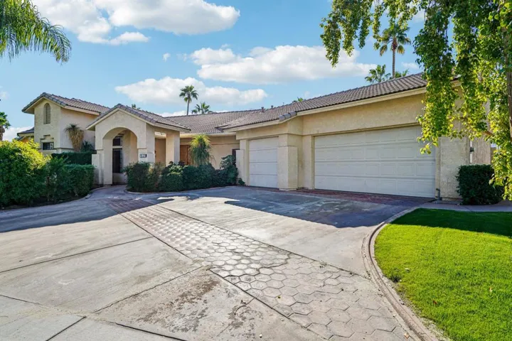 2-web-or-mls-Four Paths Ln-S2711-002