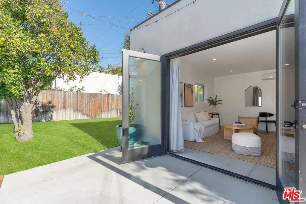 1280 S Sycamore Avenue, Los Angeles, California 90019 home-pic-43