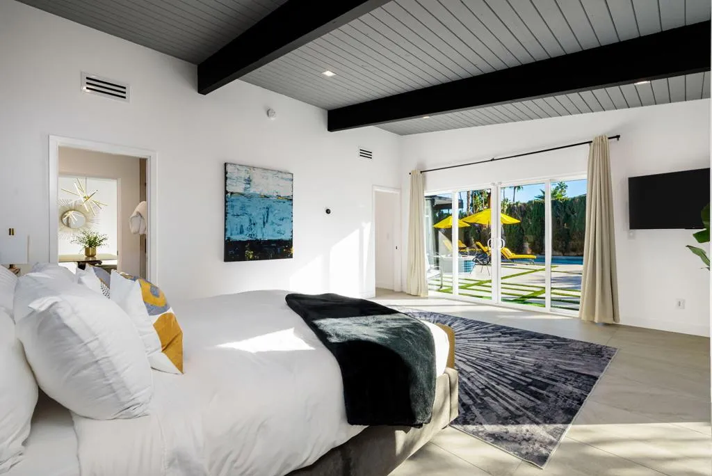 623 W Regal Drive, Palm Springs, California 92262 home-pic-19