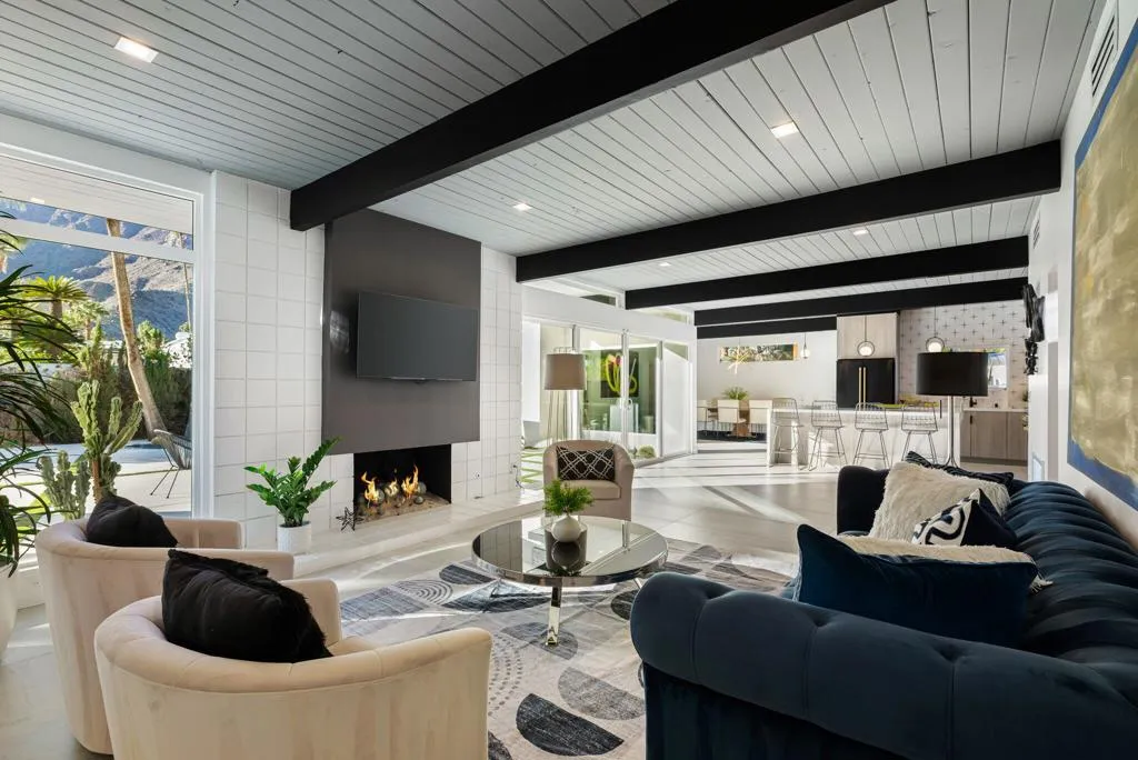 623 W Regal Drive, Palm Springs, California 92262 home-pic-8