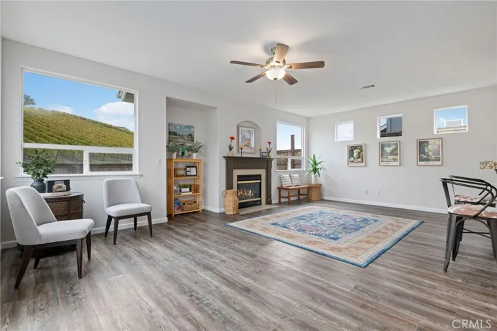 Quiet & Totally Fenced Yard