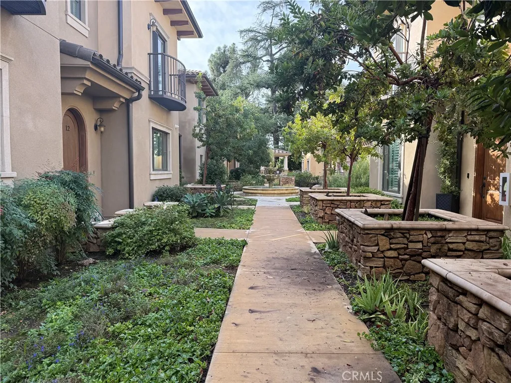158 S Sierra Madre Boulevard 11, Pasadena, California 91107 home-pic-2