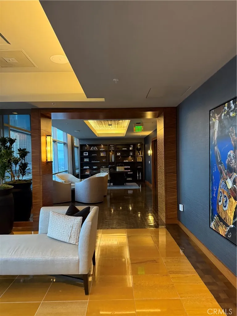 900 W Olympic Boulevard 41f, Los Angeles, California 90015 home-pic-2