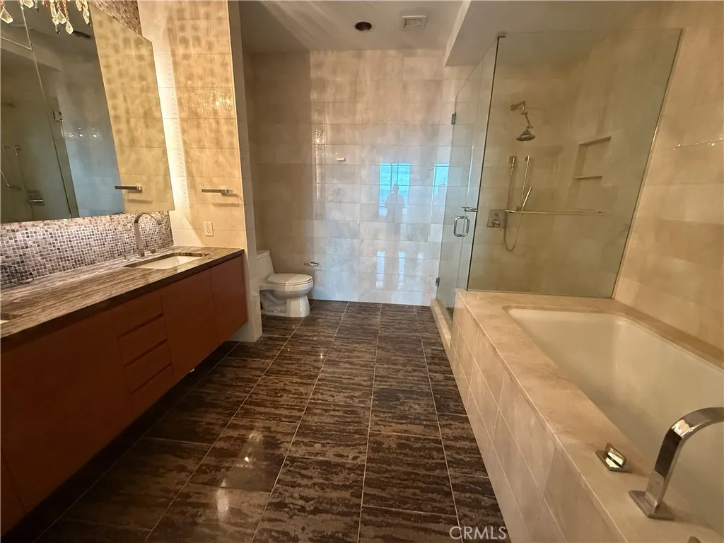 900 W Olympic Boulevard 41f, Los Angeles, California 90015 home-pic-12