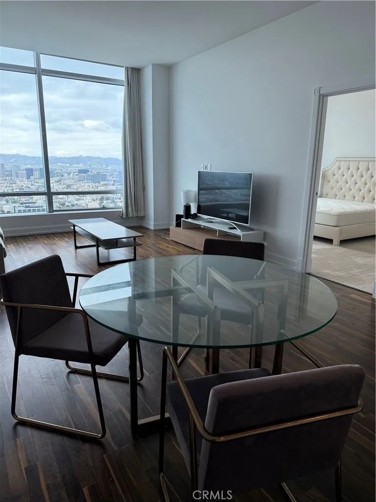 900 W Olympic Boulevard 41f, Los Angeles, California 90015 home-pic-23