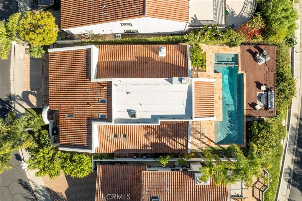 24412 Voltara Court, Calabasas, California 91302 home-pic-16