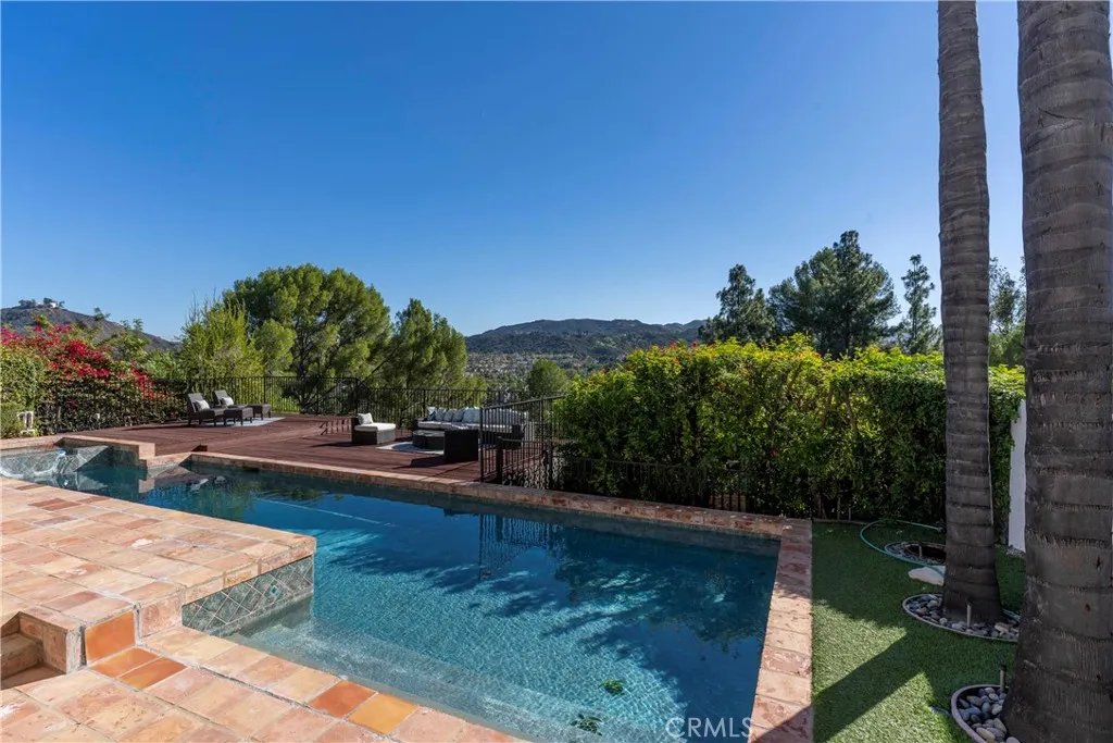 24412 Voltara Court, Calabasas, California 91302 home-pic-37