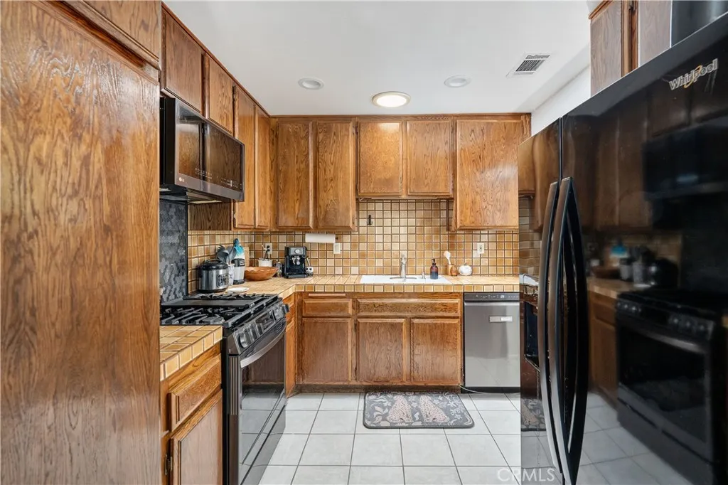 25784 Covala Court, Valencia, California 91355 home-pic-11