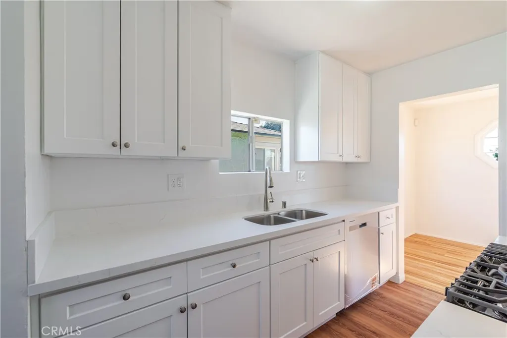 1727 E 123rd, Los Angeles, California 90059 home-pic-6