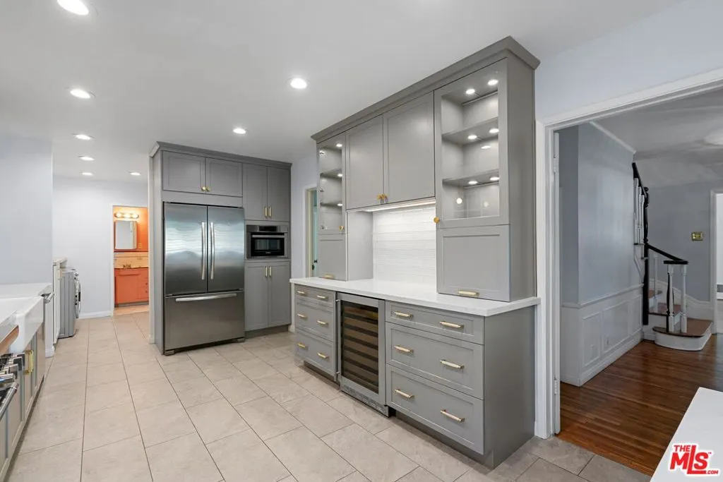 2427 Benedict Canyon Drive, Beverly Hills, California 90210 home-pic-6