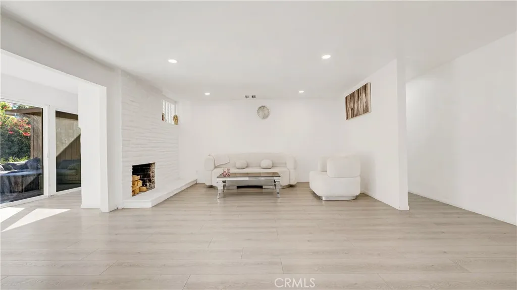 11200 Amestoy, Granada Hills, California 91344 home-pic-18