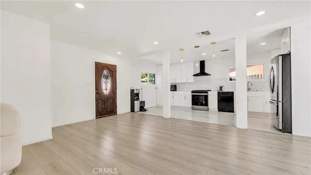 11200 Amestoy, Granada Hills, California 91344 home-pic-22