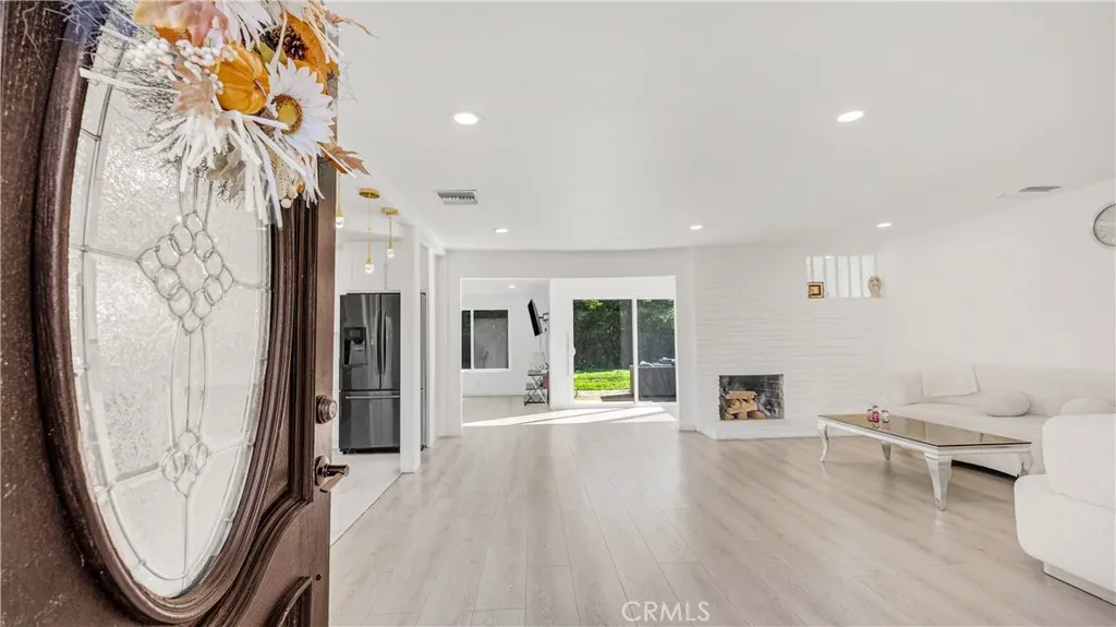 11200 Amestoy, Granada Hills, California 91344 home-pic-11