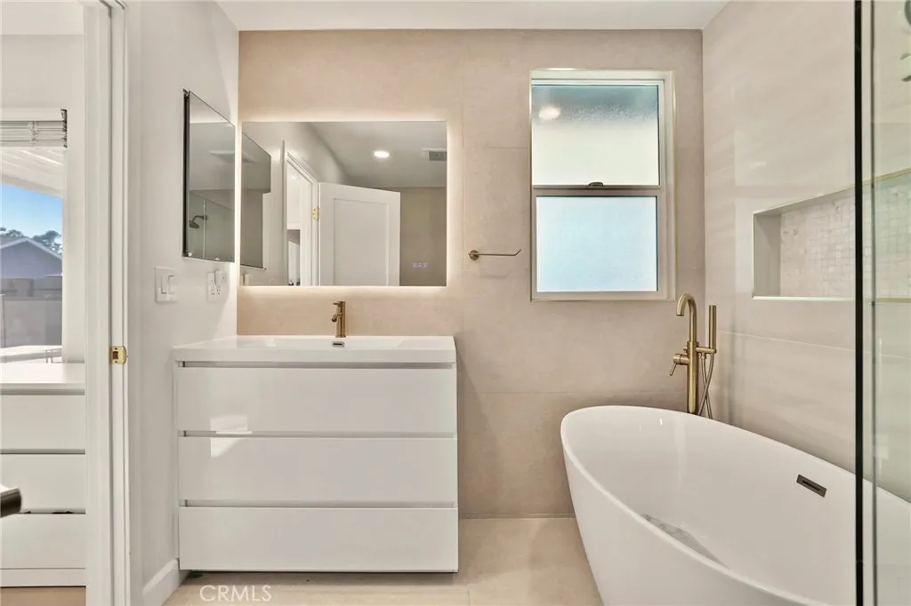 1216 N Richard Street, Orange, California 92869 home-pic-26