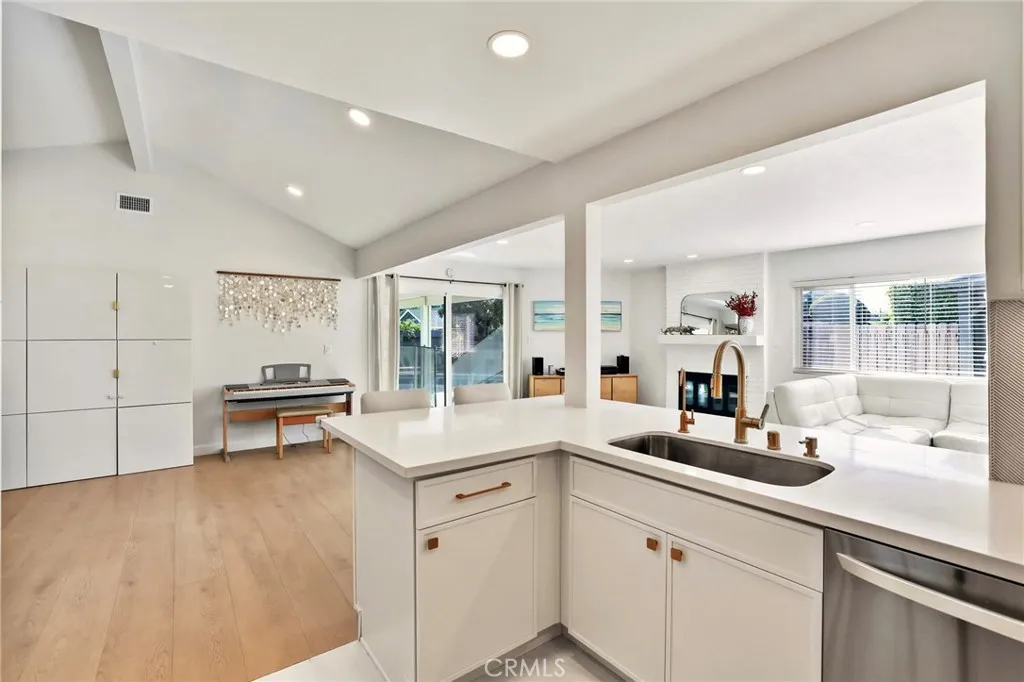 1216 N Richard Street, Orange, California 92869 home-pic-13