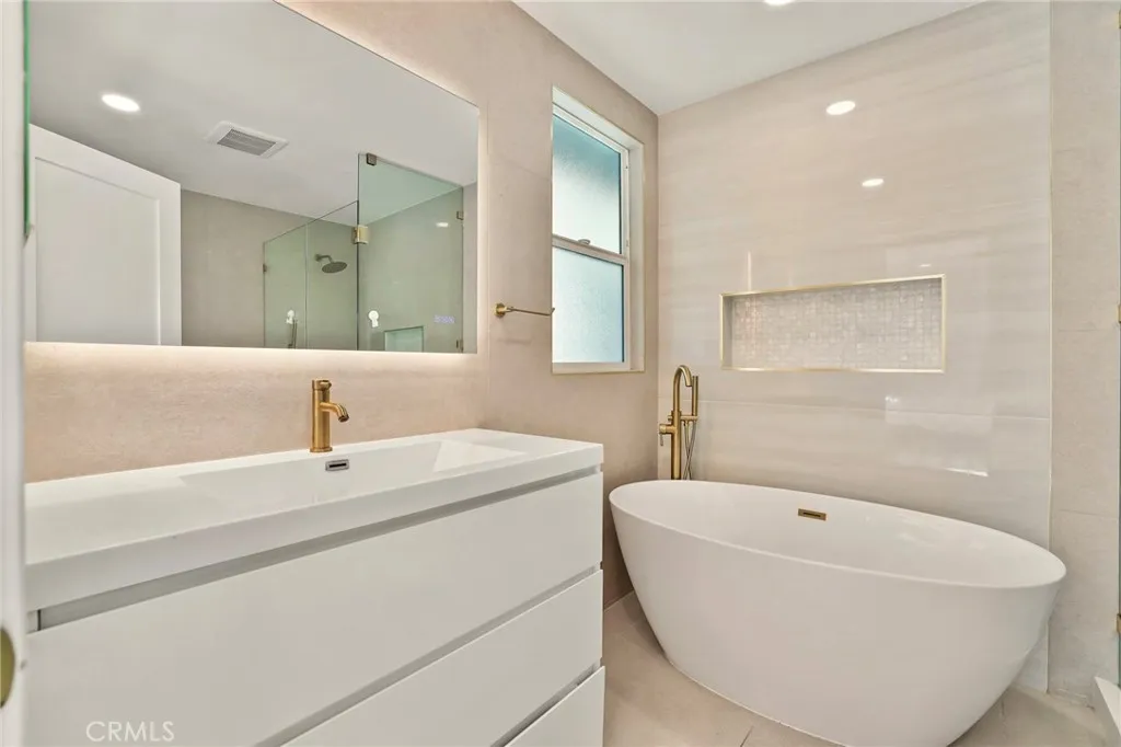 1216 N Richard Street, Orange, California 92869 home-pic-24