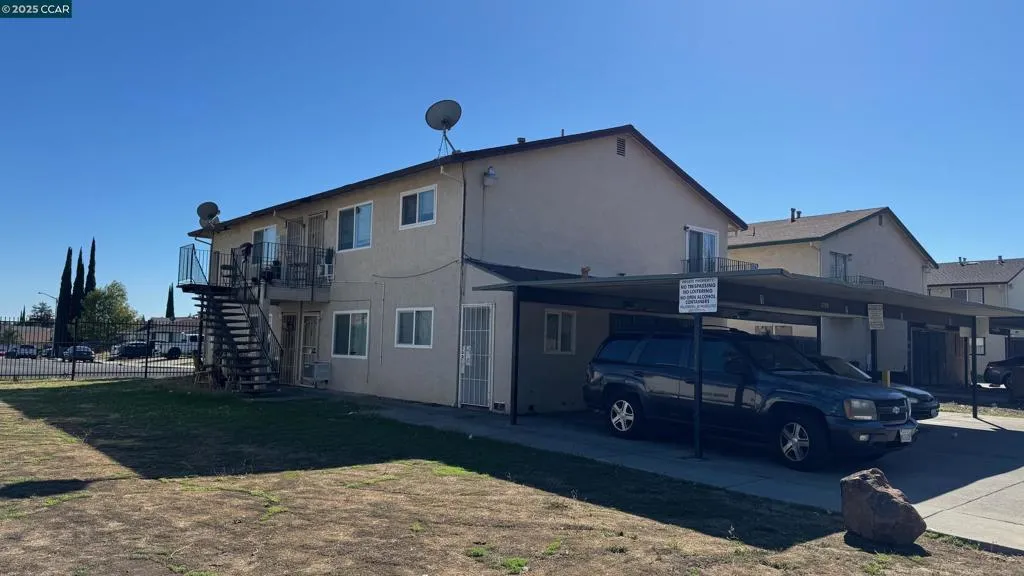 2208 Spanos St, Antioch, California 94509 home-pic-4