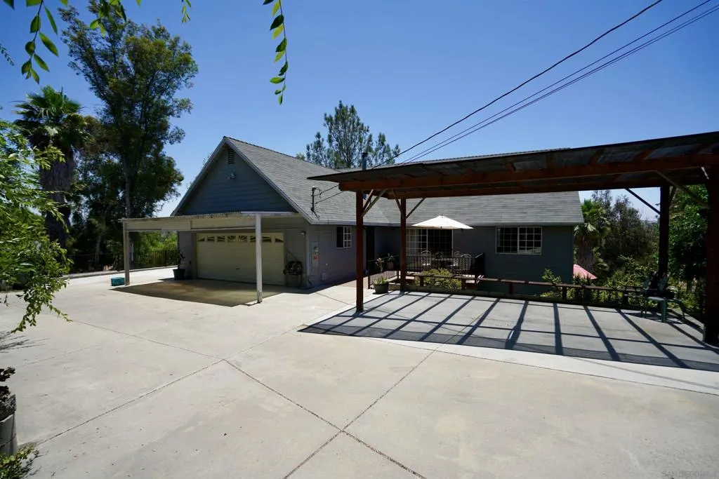 995 Laky Ln, Ramona, California 92065 home-pic-32