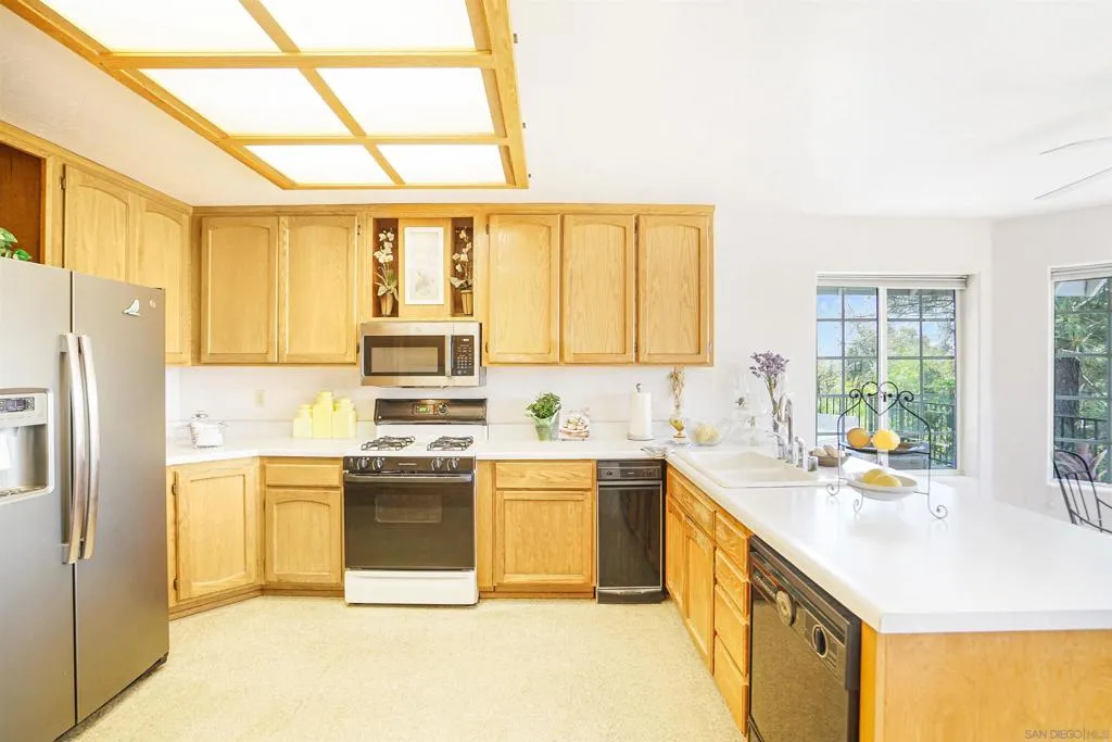 995 Laky Ln, Ramona, California 92065 home-pic-27