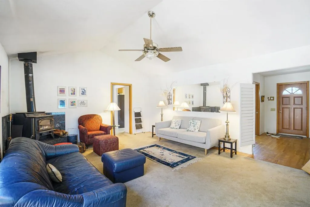 995 Laky Ln, Ramona, California 92065 home-pic-14