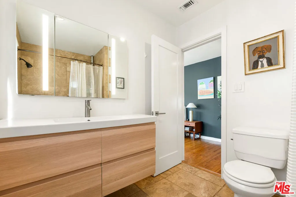 2316 Laurelmont Place, Los Angeles, California 90046 home-pic-17