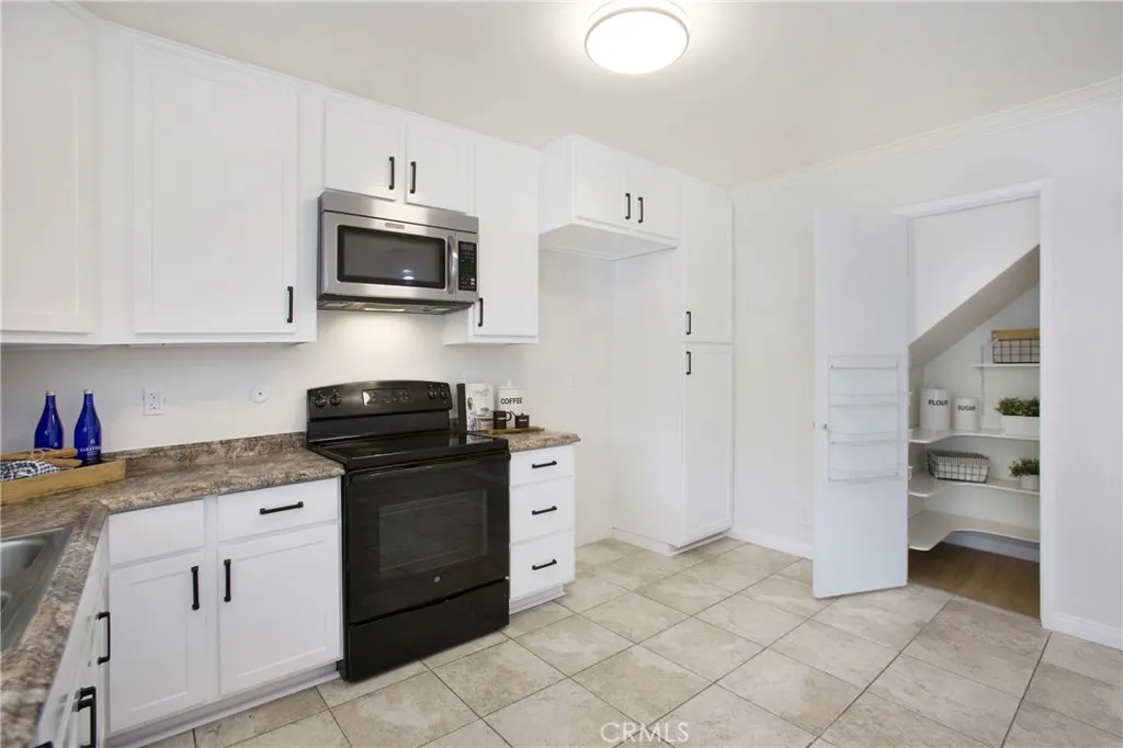 21975 Lakeland, Lake Forest, California 92630 home-pic-10